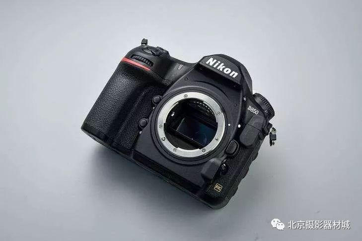 尼康D5旗艦級(jí)數(shù)碼單反相機(jī)引領(lǐng)攝影新時(shí)代