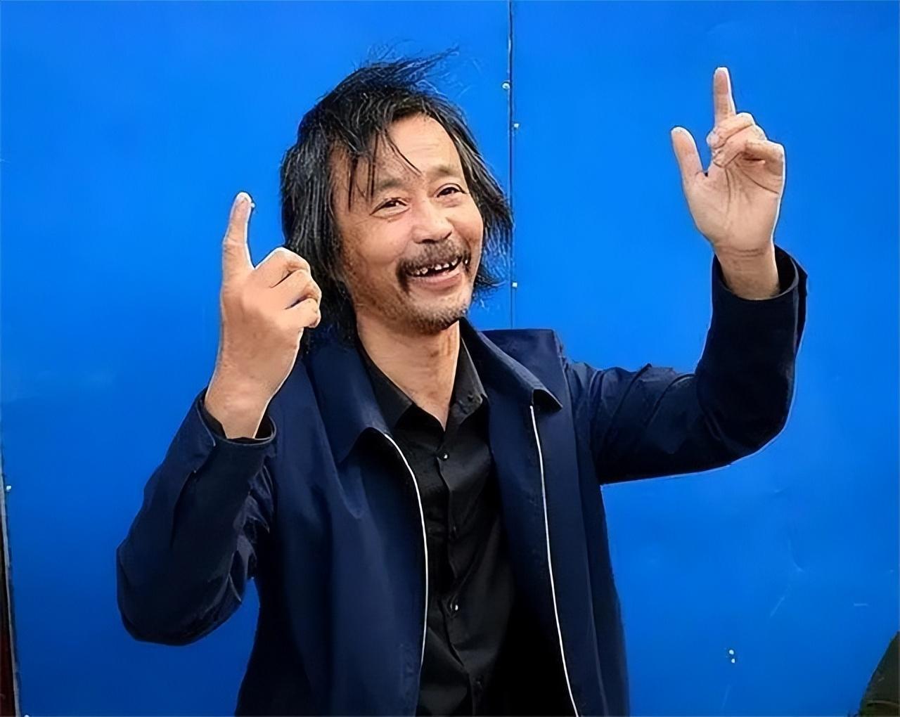 人逝花空